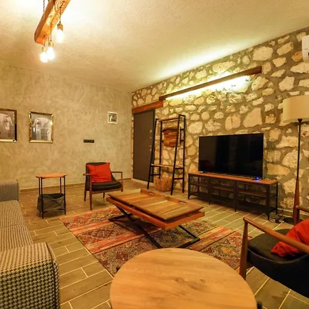 Villa Tashan Kumluova