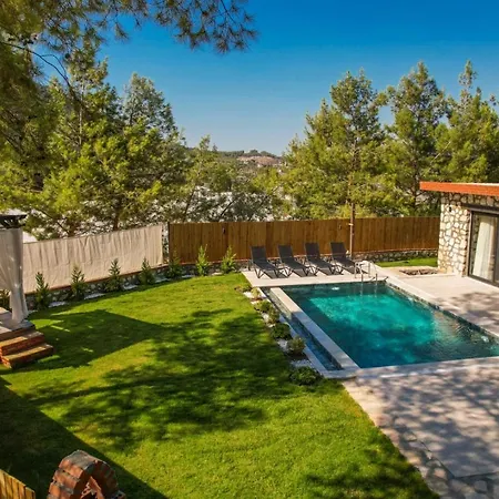 Tashan Villa *