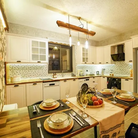 Villa Tashan Kumluova